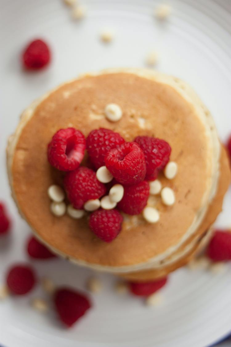 Pancakes with Strawberries and White Chocolate Chips Recipe