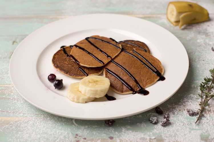 American Hotcakes with Bananas and Chocolate Syrup